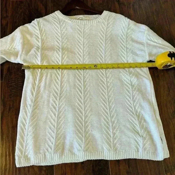 Beautiful SOFT ORVIS sweater. - Picture 3 of 9